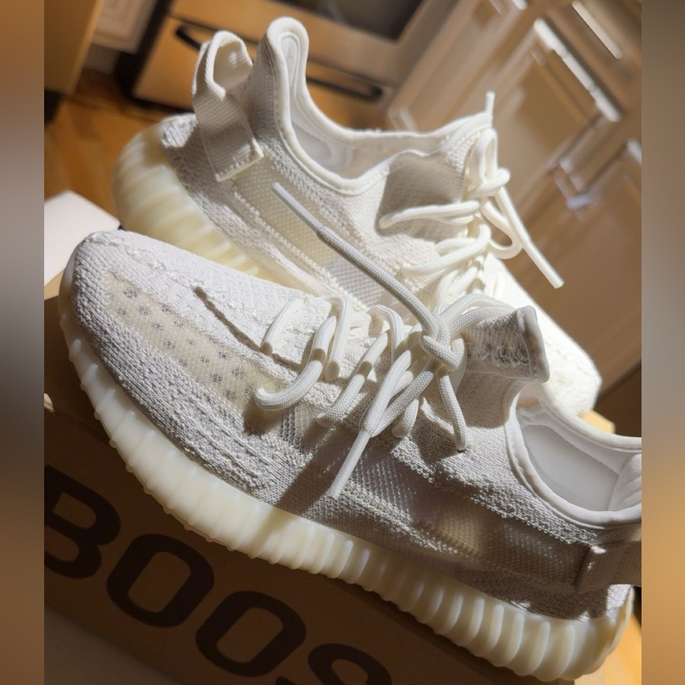 Yezzy authentic sneakers ( bone color )